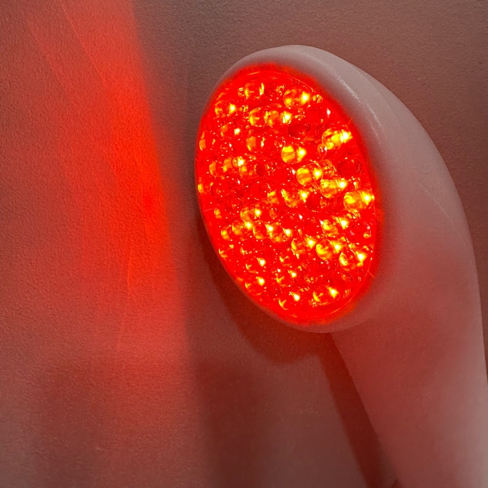 LightStim Hydration Set with Serum and Mask - Picture 6 of 7